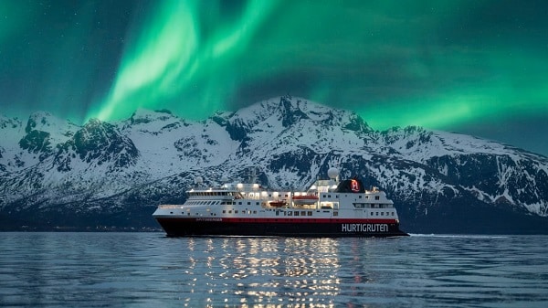 Hurtigruten Extends its Unique Northern Lights Promise for 2024/25 Season and Beyond